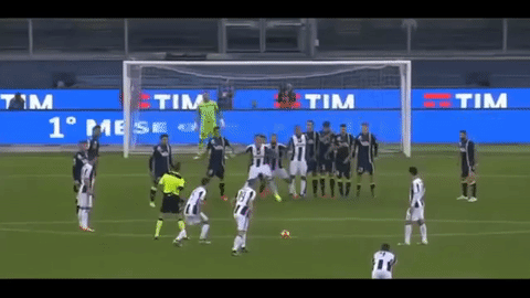 Una delle due perle su punizione con la Juventus. Questa regala ai bianconeri 3 punti fondamentali nella trasferta di Verona contro il Chievo 