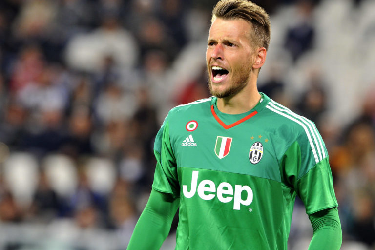 Napoli, per la porta piace anche Neto