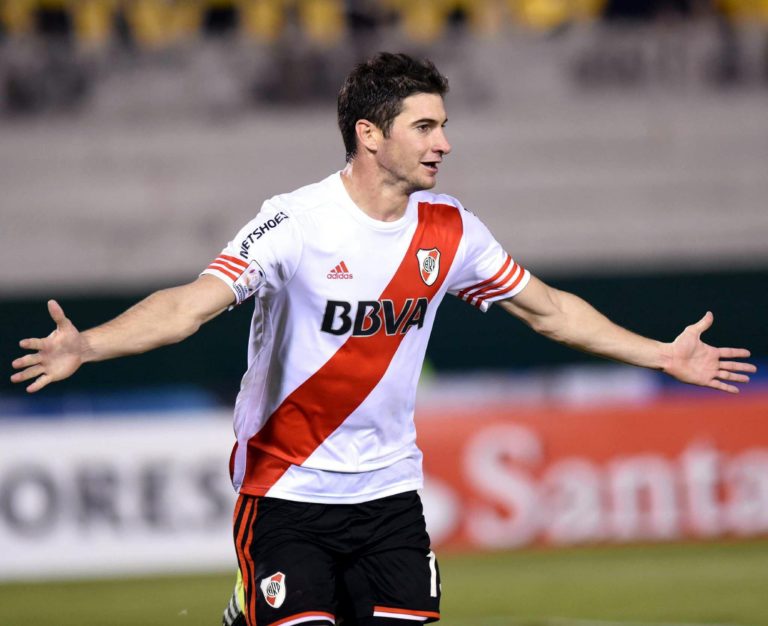 Roma, si tratta per l’arrivo di Alario