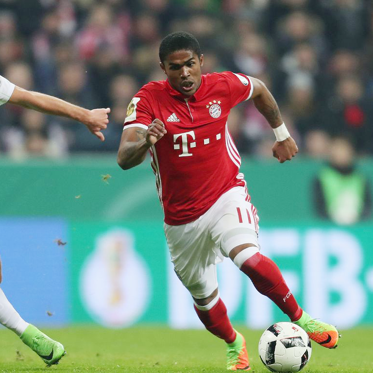 Juventus, contatti per Douglas Costa