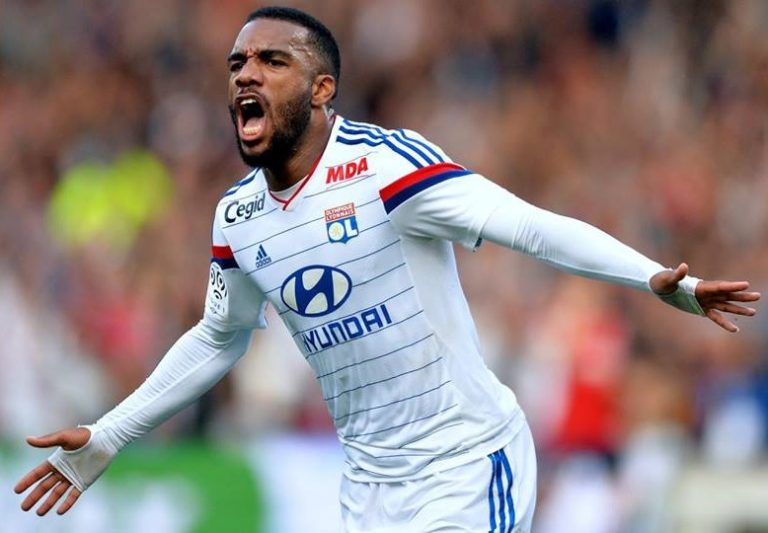Atletico Madrid: il blocco del mercato fa sfumare Lacazette?