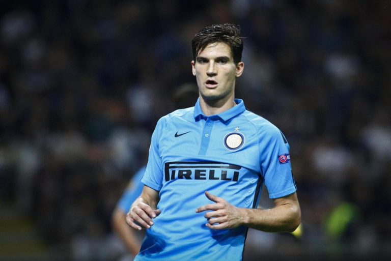 Inter, altra cessione: Andreolli conteso tra Genoa e Cagliari