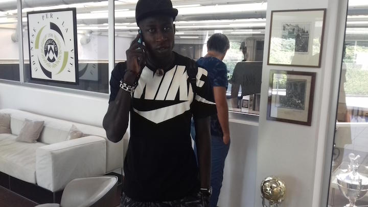 Moammed Coulibaly nelle sede dell'Udinese per svolgere le visite mediche