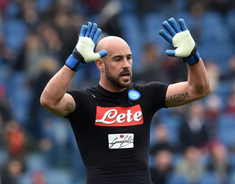 Napoli, l’agente di Reina lo avvicina al PSG