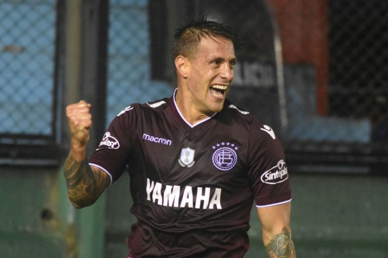 German Denis, Lanus 2017/18