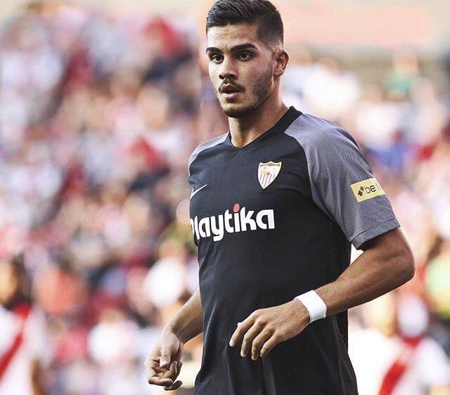Monaco, fatta per André Silva dal Milan: il portoghese lascia il ritiro