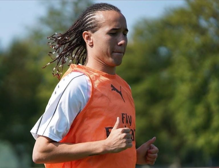 Milan, ag. Laxalt: “Non ci sono offerte, in rossonero sta benissimo”