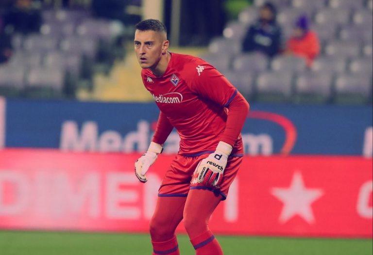 Fiorentina e Napoli, ufficiale lo scambio tra Sirigu e Gollini: l’annuncio dei due club